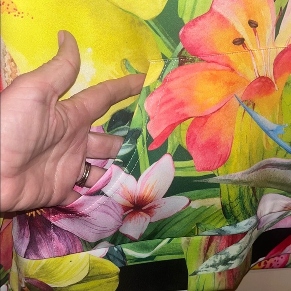 Mikaela Pabon NWT Tropical Floral Hoodie w/ Vibrant Colors size Large - Picture 3 of 12